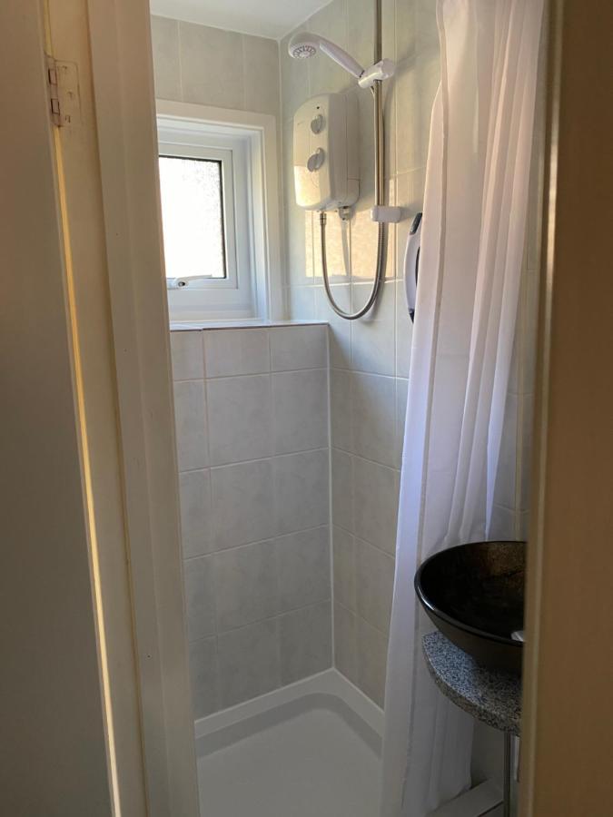 Quiet, Spacious Double Bedroom! Peterborough Zewnętrze zdjęcie