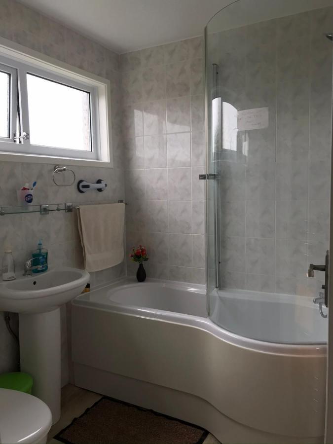 Quiet, Spacious Double Bedroom! Peterborough Zewnętrze zdjęcie